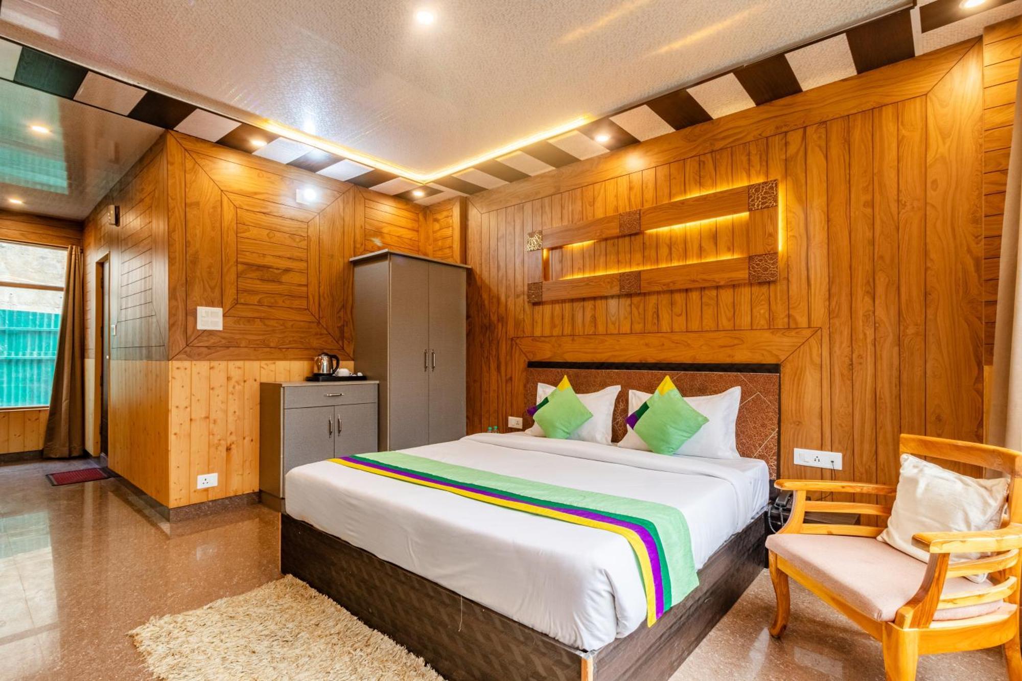 Treebo Srishti Vaikunth With Mountain View Otel Shimla Dış mekan fotoğraf