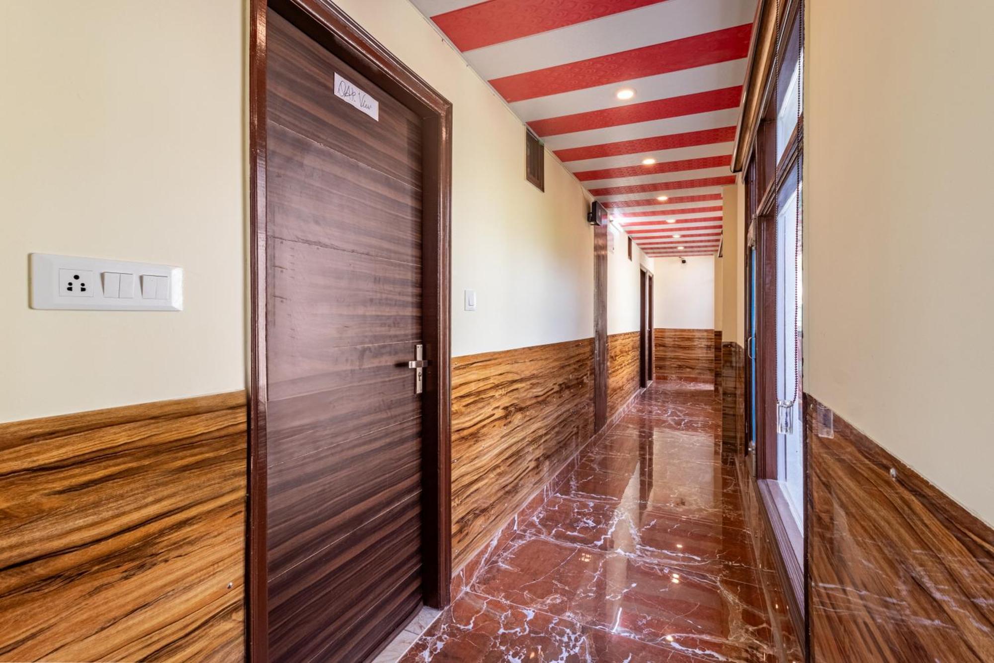 Treebo Srishti Vaikunth With Mountain View Otel Shimla Dış mekan fotoğraf