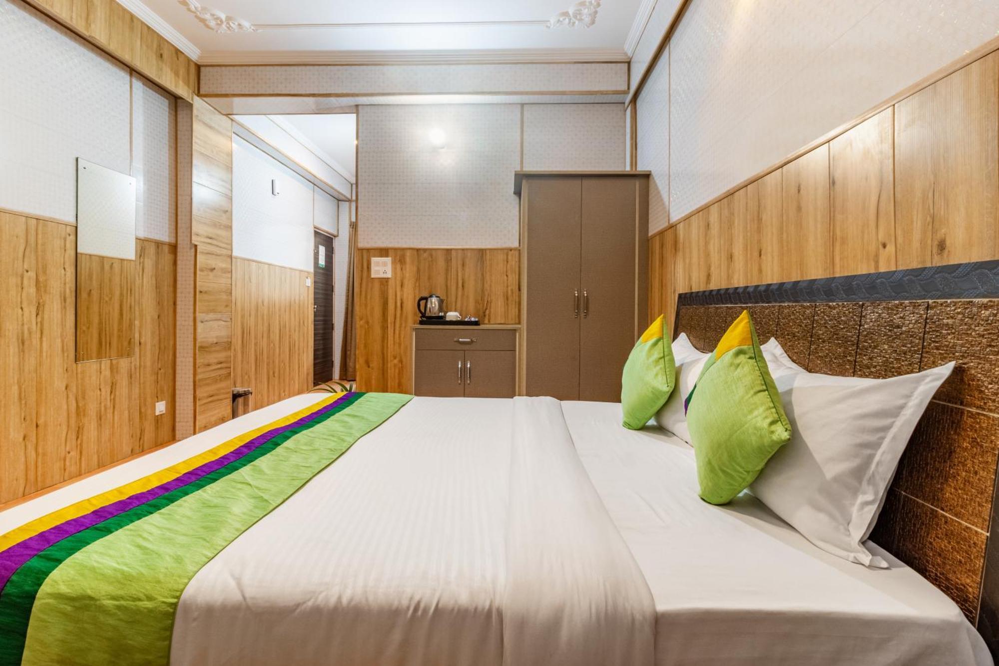 Treebo Srishti Vaikunth With Mountain View Otel Shimla Dış mekan fotoğraf